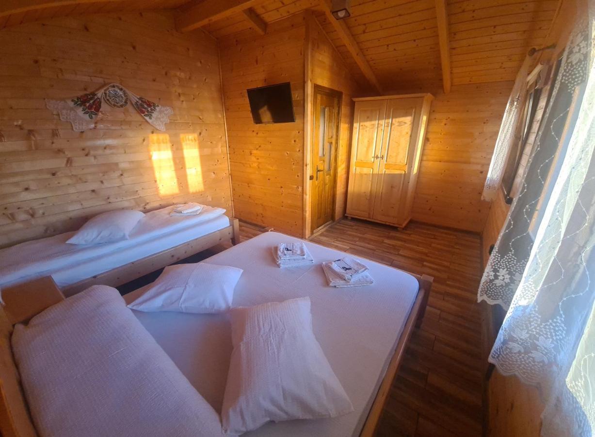 Willa Cabanutele Din Lemn Chiscau Zewnętrze zdjęcie